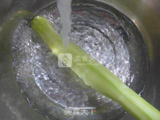 圆素鸡煮夜开花的做法步骤：2