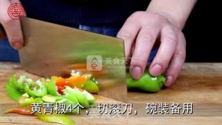 家常味【笨椒木耳炒鸭蛋】的做法步骤：1