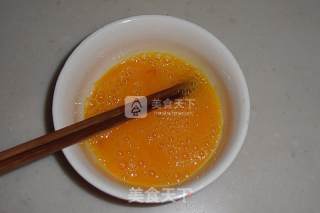香椿炒蛋的做法步骤：1