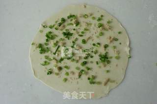 猪油渣葱油饼的做法步骤：7