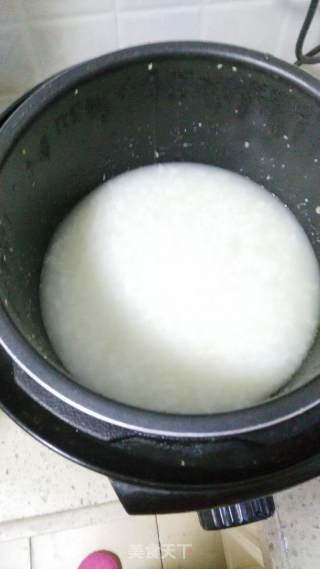 白菜西红柿瑶柱粥的做法步骤：4