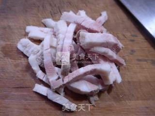 腐竹五花肉炒梅豆的做法步骤：2