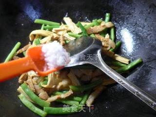 腐竹五花肉炒梅豆的做法步骤：8