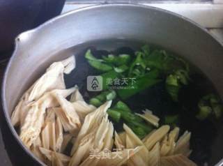 腐竹拌黑木耳的做法步骤：5