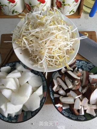 韩式牛肉汤的做法步骤：2