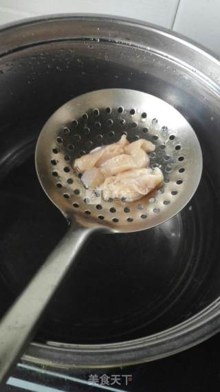 萝卜鸡肉泥八个月的宝宝的辅食的做法步骤：2