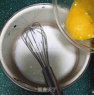 草莓奶油蛋糕卷的做法步骤：3