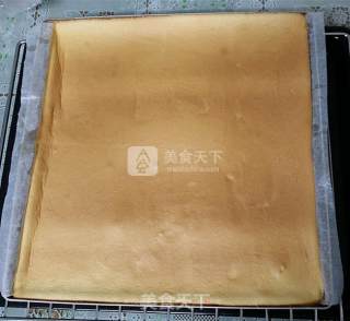 草莓奶油蛋糕卷的做法步骤：12