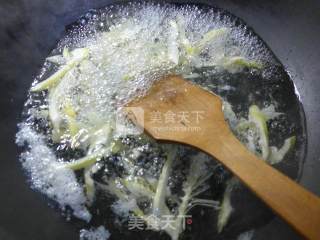 雷笋炒菜芯的做法步骤：4