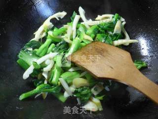 雷笋炒菜芯的做法步骤：9