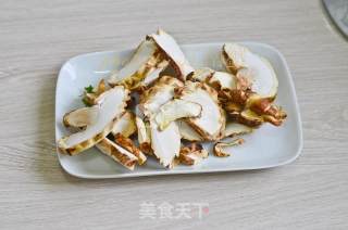 荠菜拌花菇的做法步骤：1