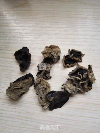 金花菜黑木耳馄饨的做法步骤：4