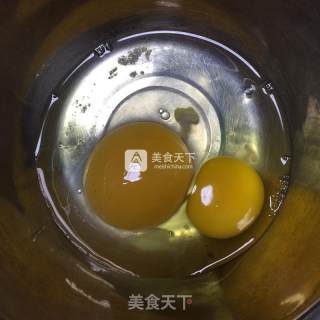 超鲜美虾皮蒸蛋的做法步骤：1