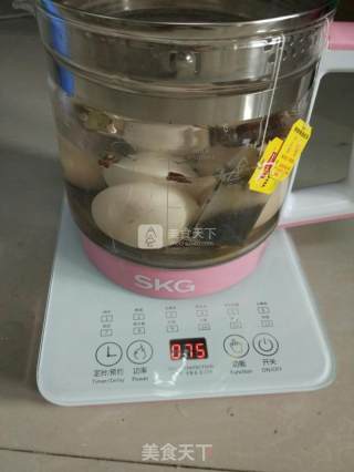 大学生宿舍料理之茶叶蛋的做法步骤：1