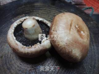 香煎珍宝菇的做法步骤：2