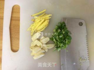 鱼香肉丝的做法步骤：4