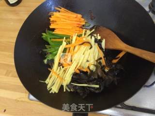 鱼香肉丝的做法步骤：8