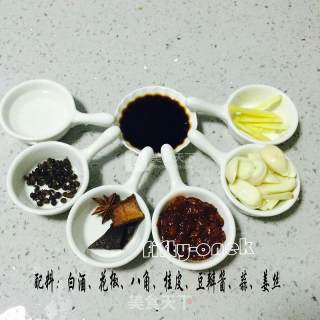 手撕腊鸡炖板栗的做法步骤：4