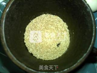 茼蒿芝麻戚风蛋糕的做法步骤：3