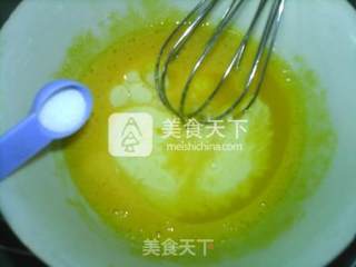 茼蒿芝麻戚风蛋糕的做法步骤：5