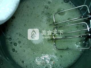 茼蒿芝麻戚风蛋糕的做法步骤：12