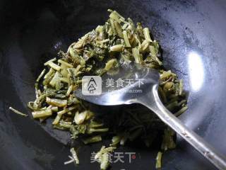 雪菜煮蚕豆芽的做法步骤：4