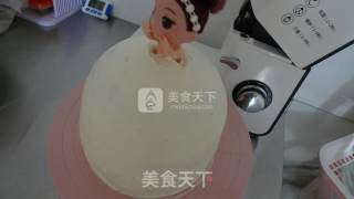 韩式裱花芭比娃娃的做法步骤：6