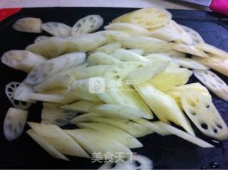 糖醋藕带的做法步骤：2
