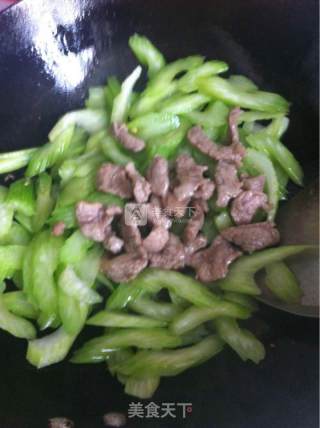 西芹炒肉片的做法步骤：8