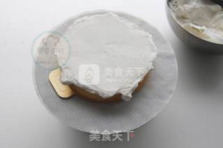 草莓水果奶油裱花蛋糕的做法步骤：4