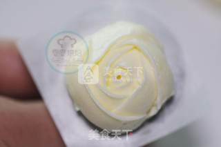 草莓水果奶油裱花蛋糕的做法步骤：17