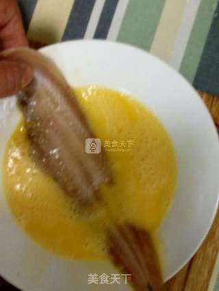 干炸塌米鱼的做法步骤：2