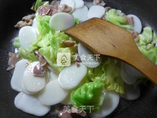 鸡胗圆白菜炒年糕的做法步骤：5