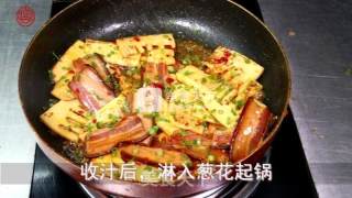 应季的美味【腊肉煎春笋】的做法步骤：5
