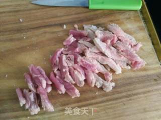 芹菜炒肉的做法步骤：2
