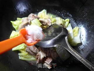 鹅肉炒白菜的做法步骤：8