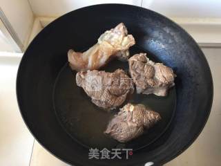 五香卤牛腱的做法步骤：6