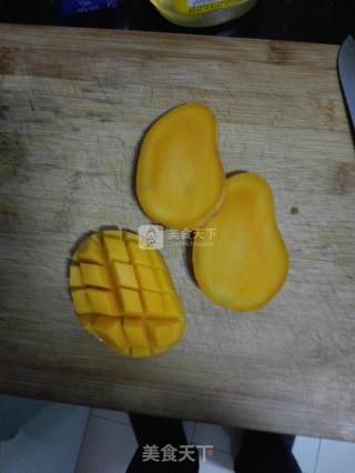 芒果奶昔的做法步骤：2