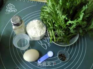 茼蒿蛋糊饼的做法步骤：1