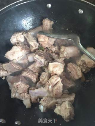 土豆炖排骨的做法步骤：5