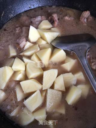 土豆炖排骨的做法步骤：8