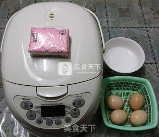 电饭煲煮鸡蛋的做法步骤：1