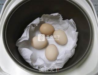 电饭煲煮鸡蛋的做法步骤：7