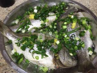 美味清蒸立鱼的做法步骤：4