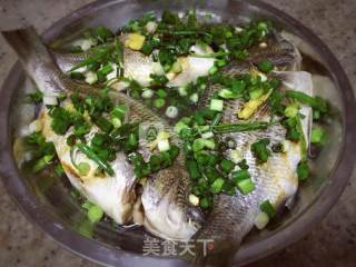 美味清蒸立鱼的做法步骤：6