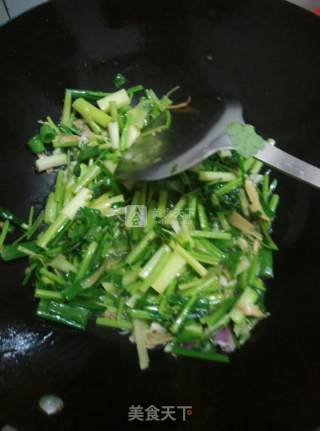 芹菜炒鱼块的做法步骤：8