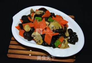 木耳胡萝卜炒蘑菇的做法步骤：6