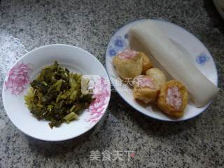 肉面筋雪菜煮年糕的做法步骤：1
