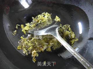 肉面筋雪菜煮年糕的做法步骤：3