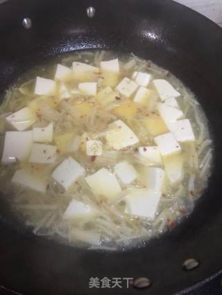 金针菇豆腐汤的做法步骤：3